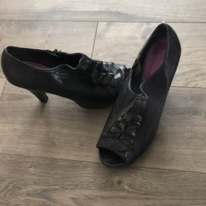 Used Black Madden Girl heals